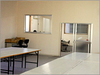 ���E�E������H