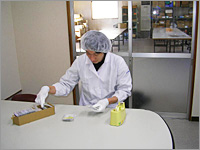 ���E�E������H